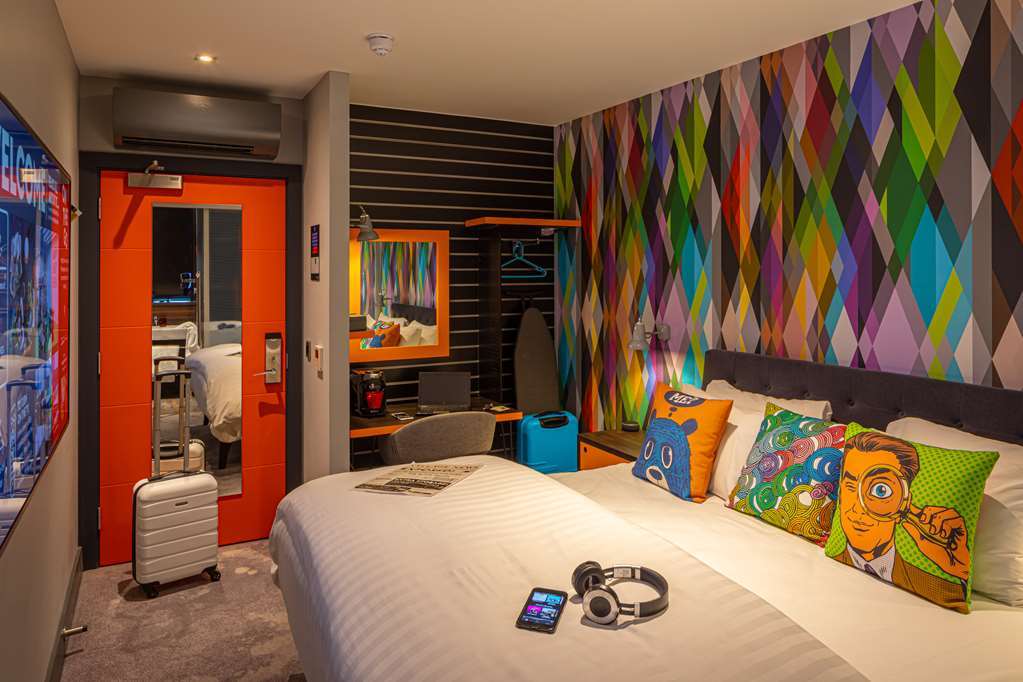 Village Hotel Basingstoke Zimmer foto